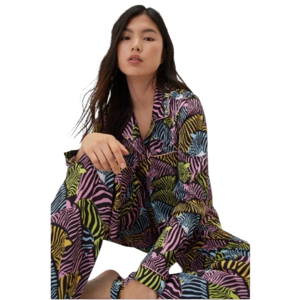 NASTY GAL women's size 4 Satin Zebra print shirt and pajama pants lounge pj set